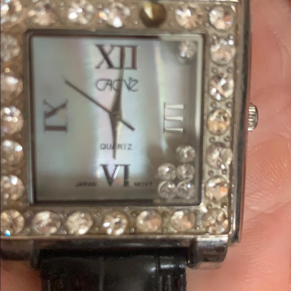 Watch - Picture 2 of 3